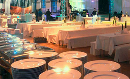 Pavillon, Hussen, Catering, Geschirrverleih, Dekoration, Mietmöbel, Eisskulpturen, Schokoladenbrunnen, Kinderbuffets, Showacts, Künstlern, Bierspezialitäten, Getränke- und Personalservice, Mobile Cocktailbar, Möbel- und Pavillonverleih